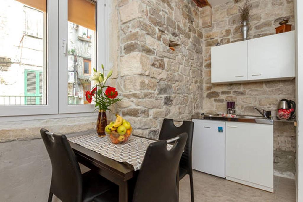 Apartments Emperor Oasis Σπλιτ Εξωτερικό φωτογραφία